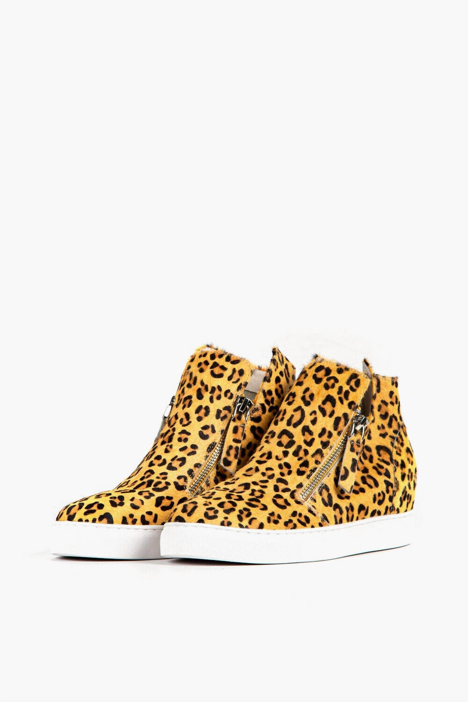 aa444c6a-0e4d-456c-9829-a74d6da50a66-upscale_15k-1500x1500-70 All Black - Women's Fur Top & Zip in Sneaker - Image 1